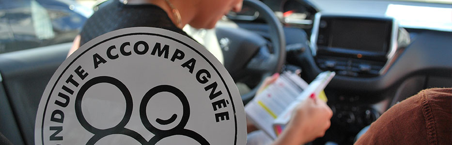 MAISON DE LA CONDUITE - image-disque-conduite-accompagnee-voiture